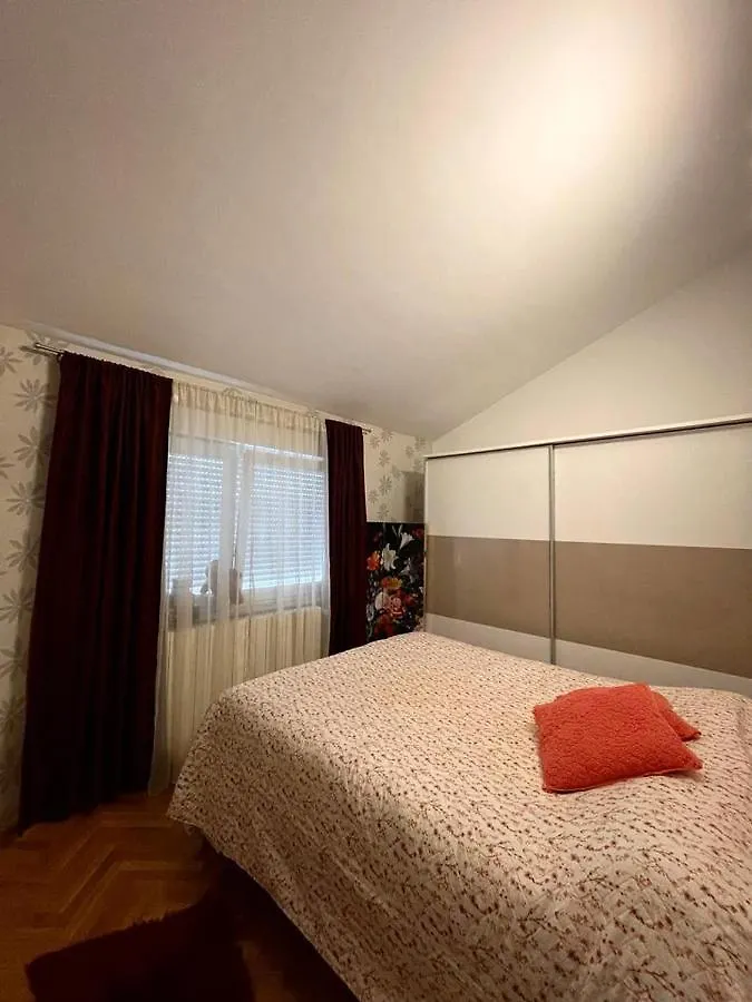 Apartment Papa'S Place Cernik  Croatia