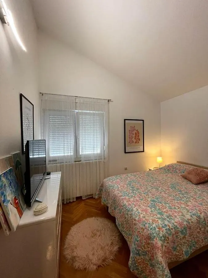 Apartment Papa'S Place Cernik  Croatia