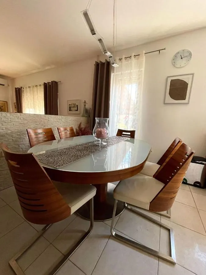 Apartment Papa'S Place Cernik